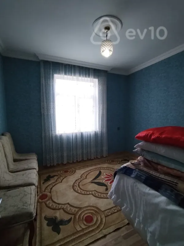 Satılır 4 otaqlı həyət evi 160 m²