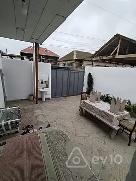 Satılır 4 otaqlı həyət evi 160 m²