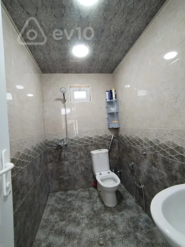 Satılır 4 otaqlı həyət evi 160 m²