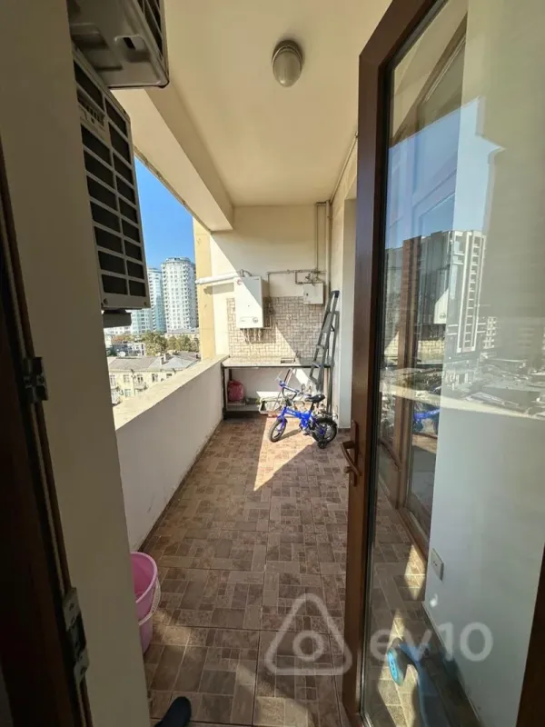 Kirayə verilir 3 otaqlı yeni tikili 120 m²