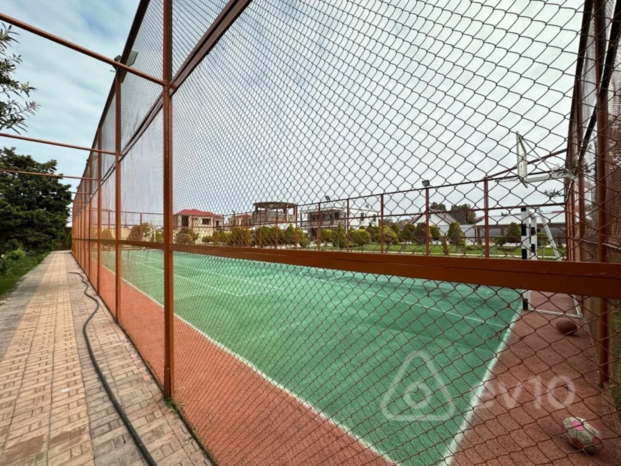 Kirayə verilir 6 otaqlı həyət evi 350 m²