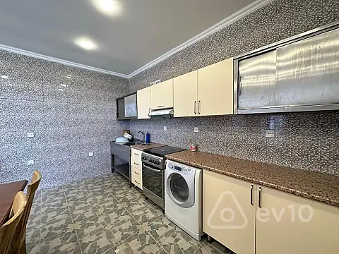Kirayə verilir 6 otaqlı həyət evi 350 m²