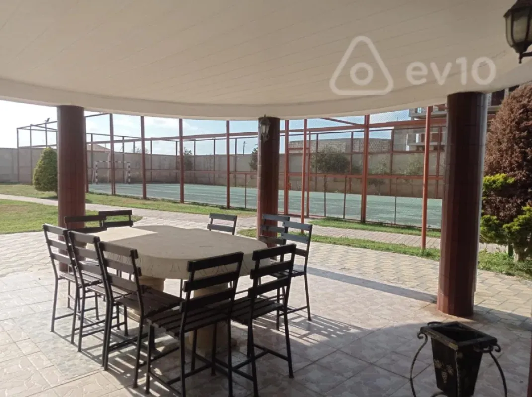 Kirayə verilir 6 otaqlı həyət evi 350 m²