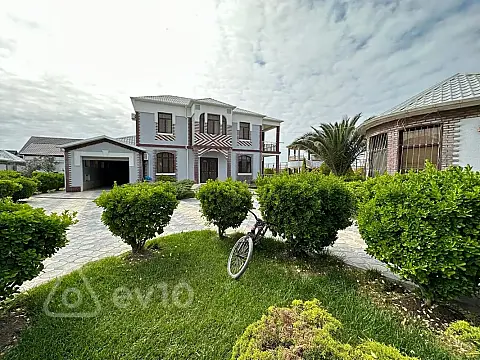 Kirayə verilir 6 otaqlı həyət evi 350 m²