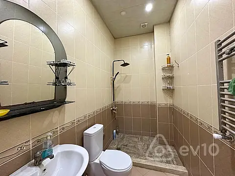 Kirayə verilir 6 otaqlı həyət evi 350 m²