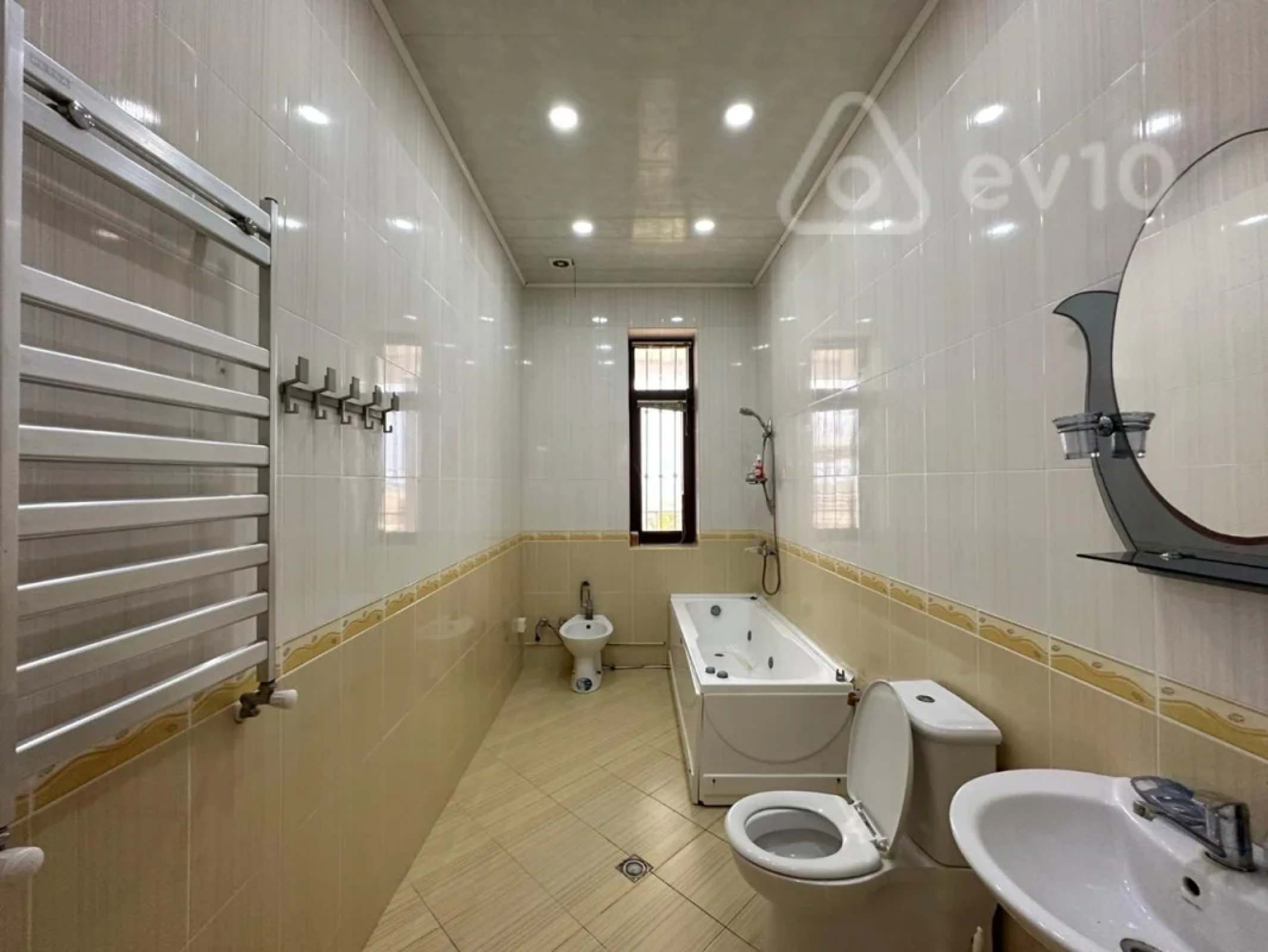 Kirayə verilir 6 otaqlı həyət evi 350 m²