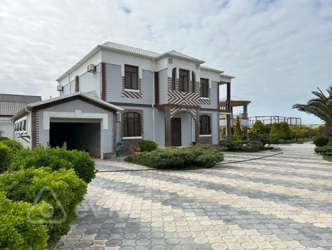Kirayə verilir 6 otaqlı həyət evi 350 m²