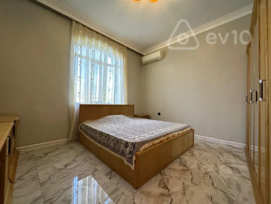 Kirayə verilir 6 otaqlı həyət evi 350 m²