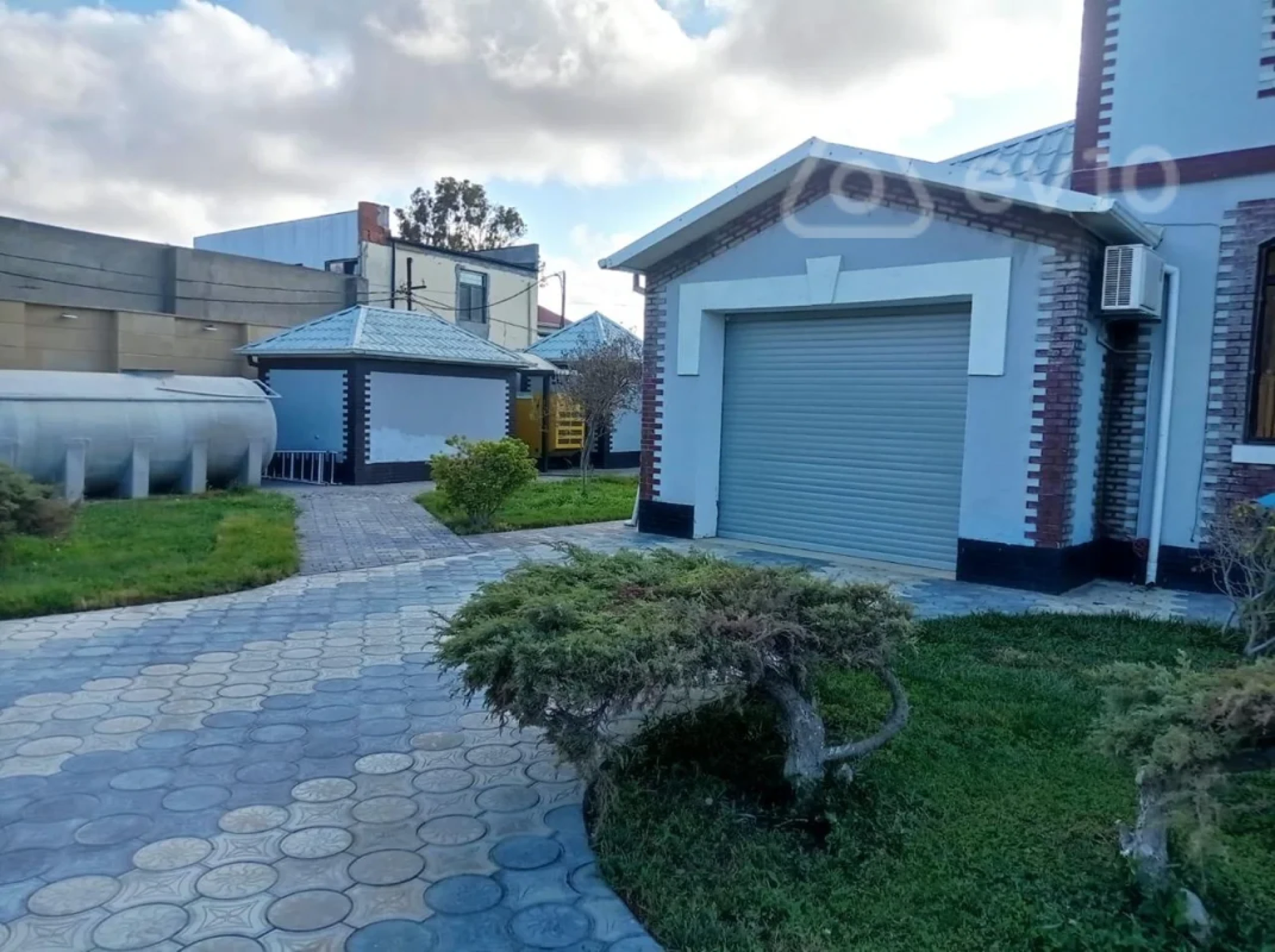 Kirayə verilir 6 otaqlı həyət evi 350 m²