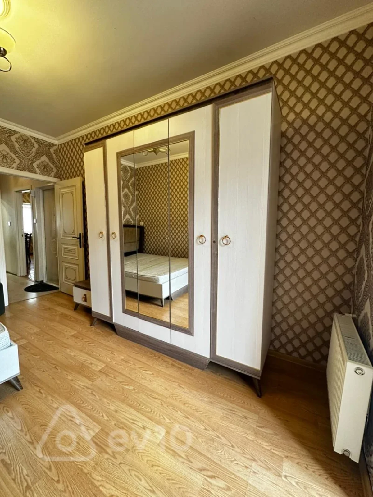 Kirayə verilir 2 otaqlı köhnə tikili 65 m²