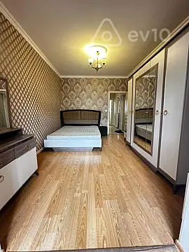 Kirayə verilir 2 otaqlı köhnə tikili 65 m²