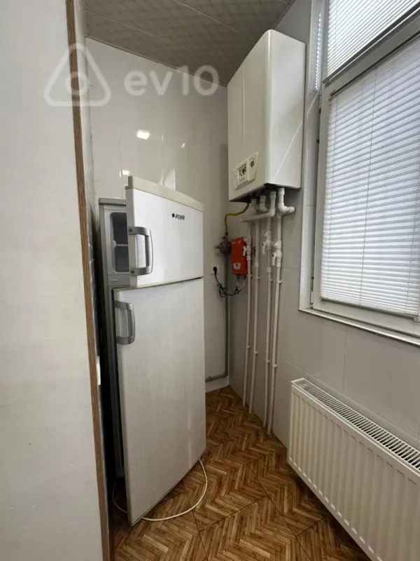 Kirayə verilir 2 otaqlı köhnə tikili 65 m²