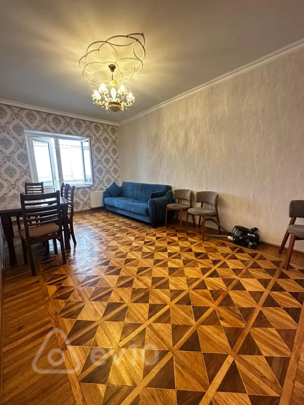 Kirayə verilir 2 otaqlı köhnə tikili 65 m²