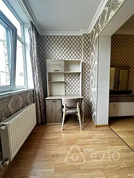 Kirayə verilir 2 otaqlı köhnə tikili 65 m²