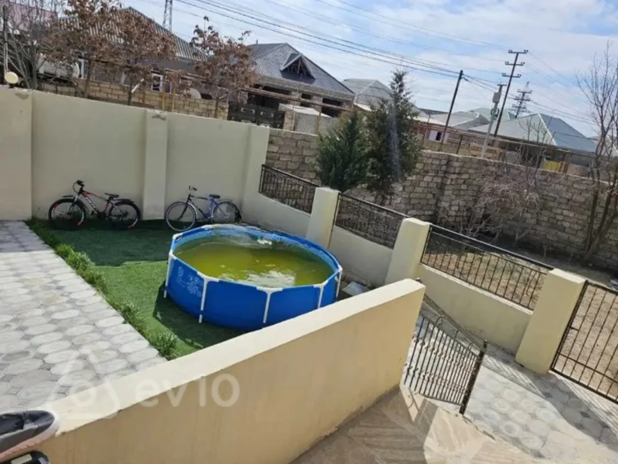 Satılır 4 otaqlı həyət evi 120 m²