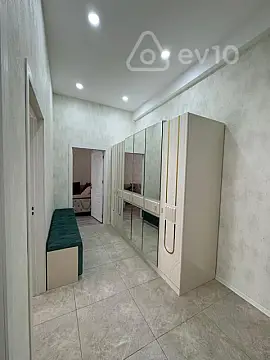 Kirayə verilir 2 otaqlı yeni tikili 67 m²