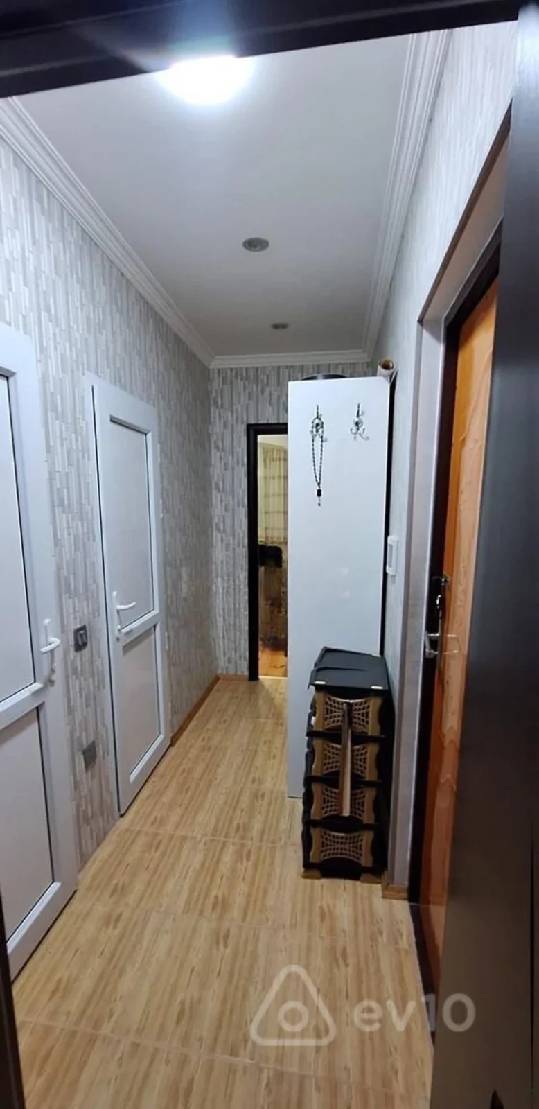 Satılır 2 otaqlı köhnə tikili 40 m²