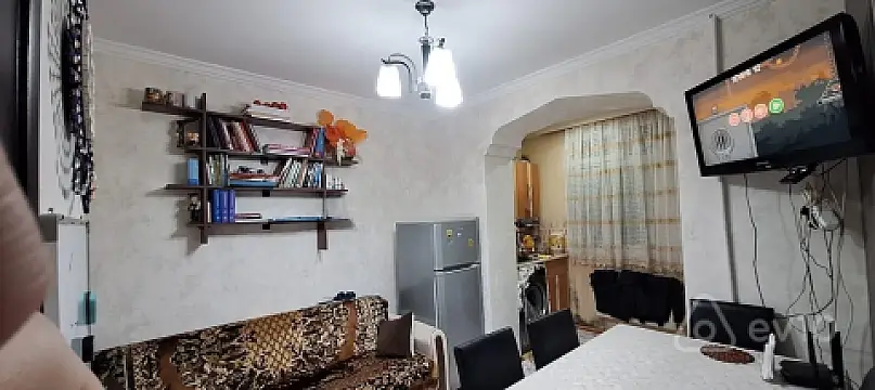 Satılır 2 otaqlı köhnə tikili 40 m²