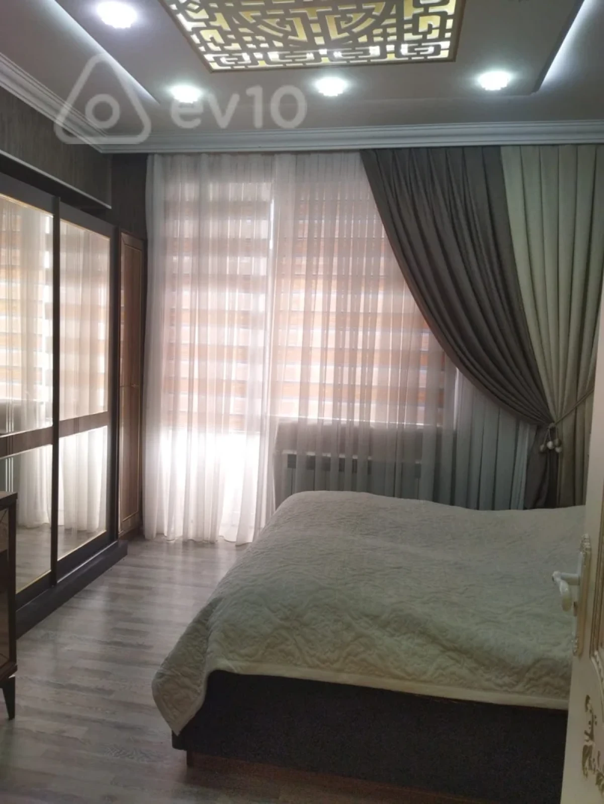 Kirayə verilir 3 otaqlı yeni tikili 90110 m²