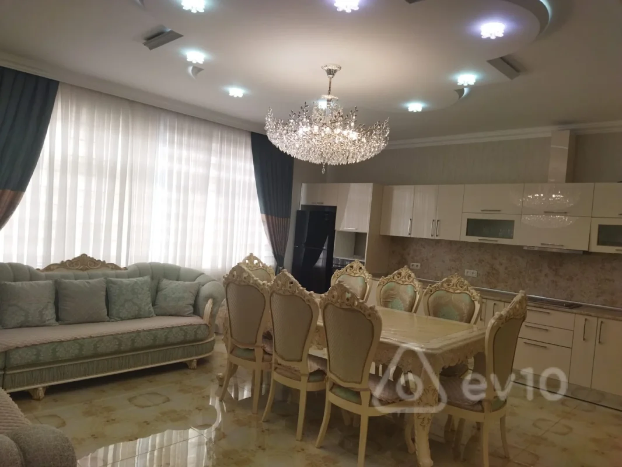 Kirayə verilir 3 otaqlı yeni tikili 90110 m²