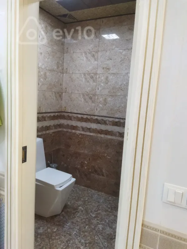 Kirayə verilir 3 otaqlı yeni tikili 90110 m²