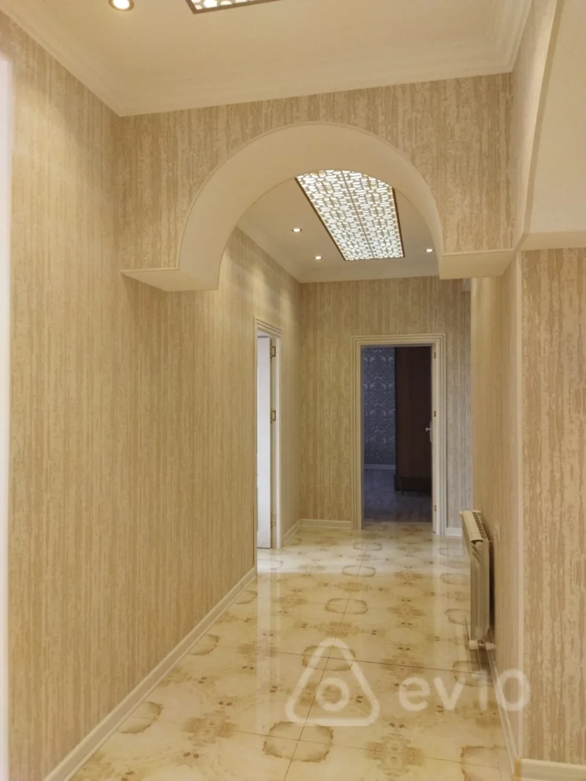 Kirayə verilir 3 otaqlı yeni tikili 90110 m²