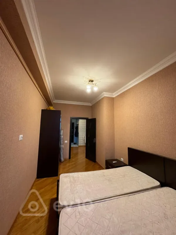 Kirayə verilir 2 otaqlı yeni tikili 60 m²