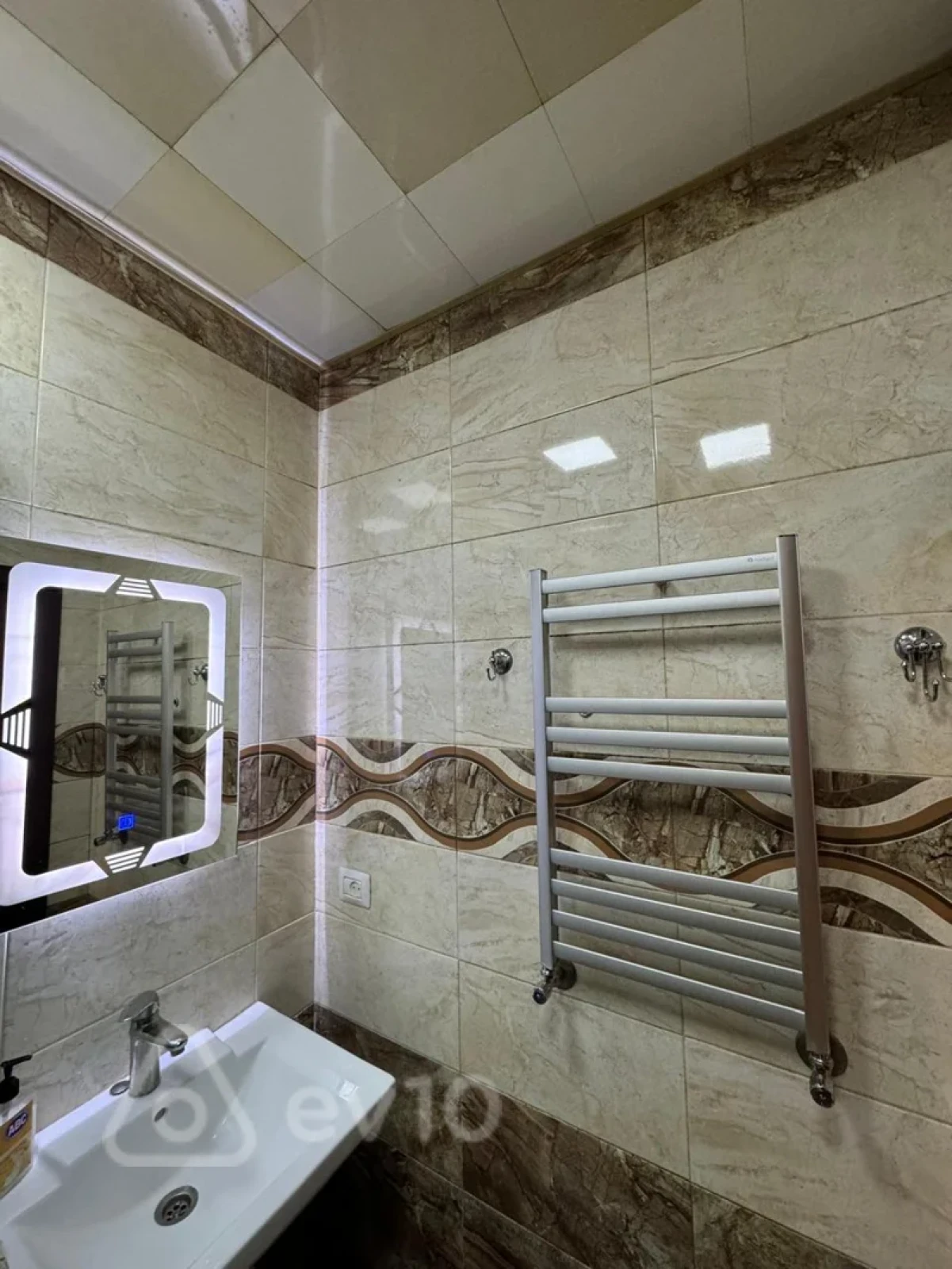 Kirayə verilir 2 otaqlı yeni tikili 60 m²