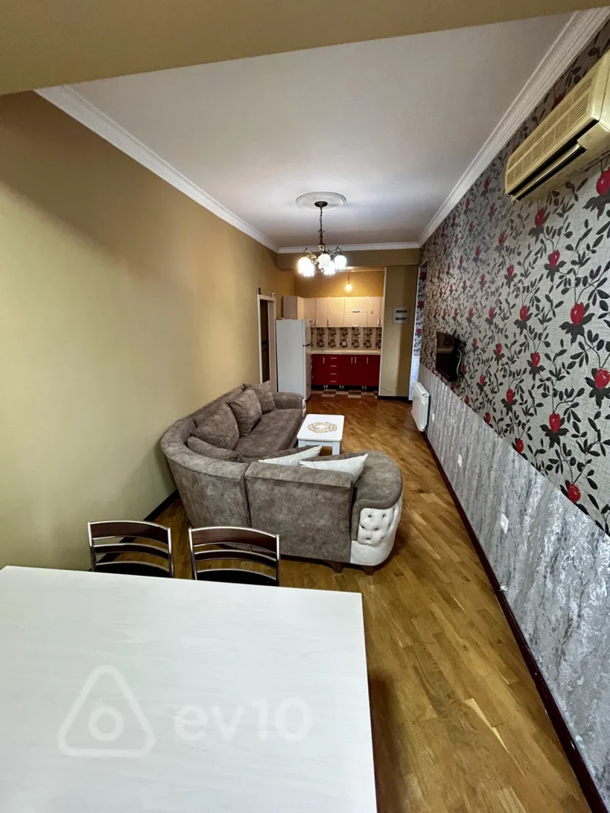 Kirayə verilir 2 otaqlı yeni tikili 60 m²