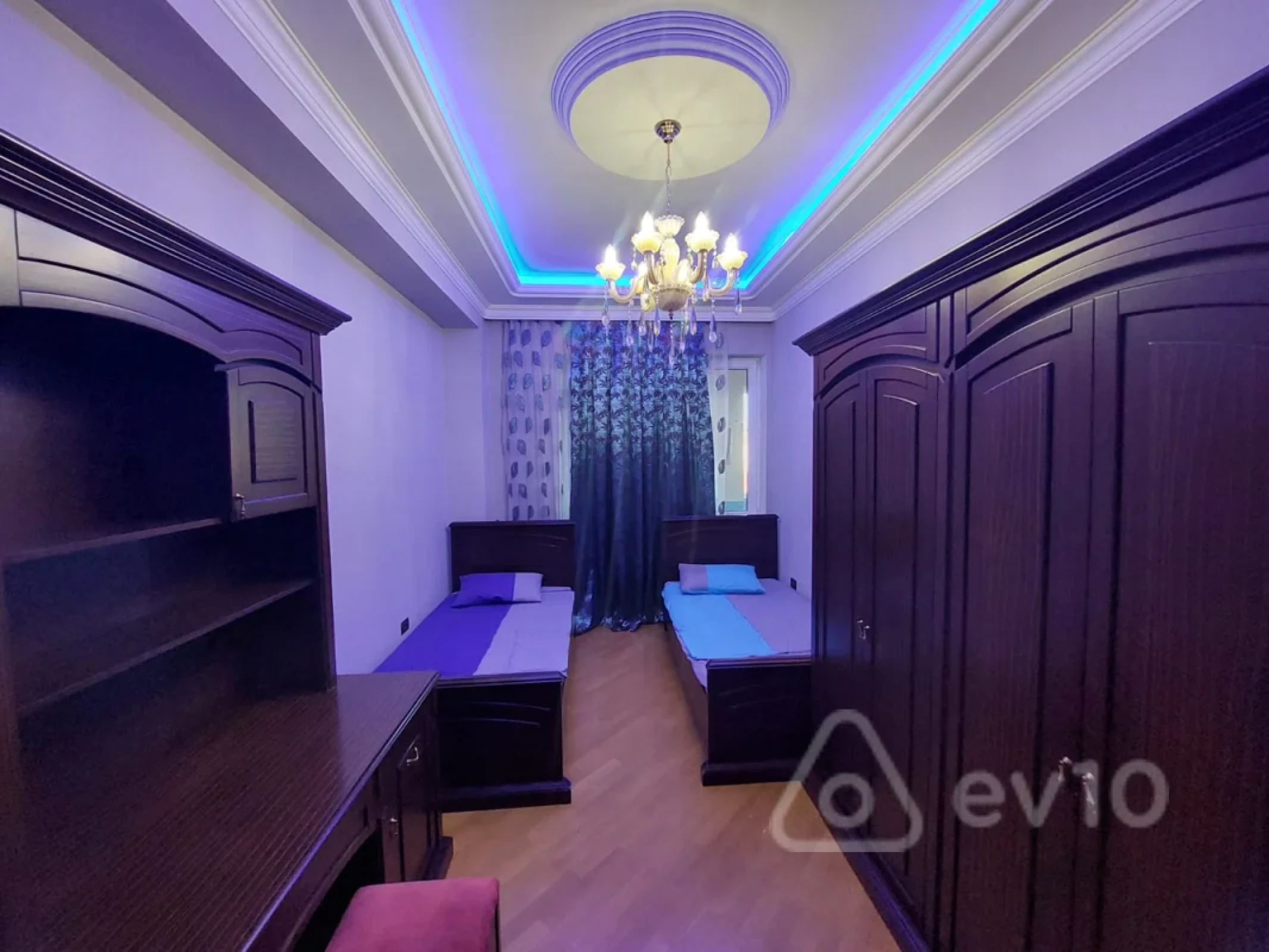Kirayə verilir 4 otaqlı yeni tikili 220 m²