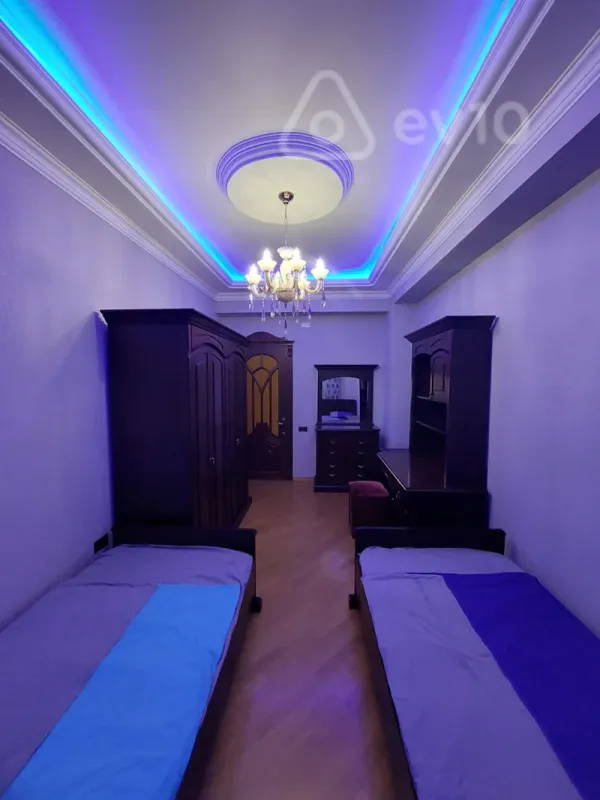 Kirayə verilir 4 otaqlı yeni tikili 220 m²