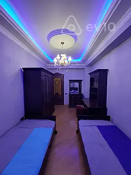 Kirayə verilir 4 otaqlı yeni tikili 220 m²