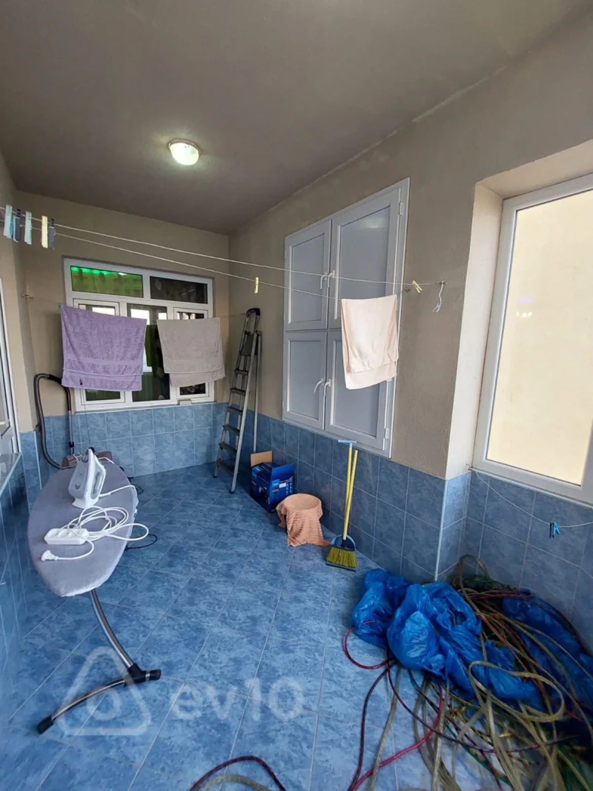 Kirayə verilir 4 otaqlı yeni tikili 220 m²