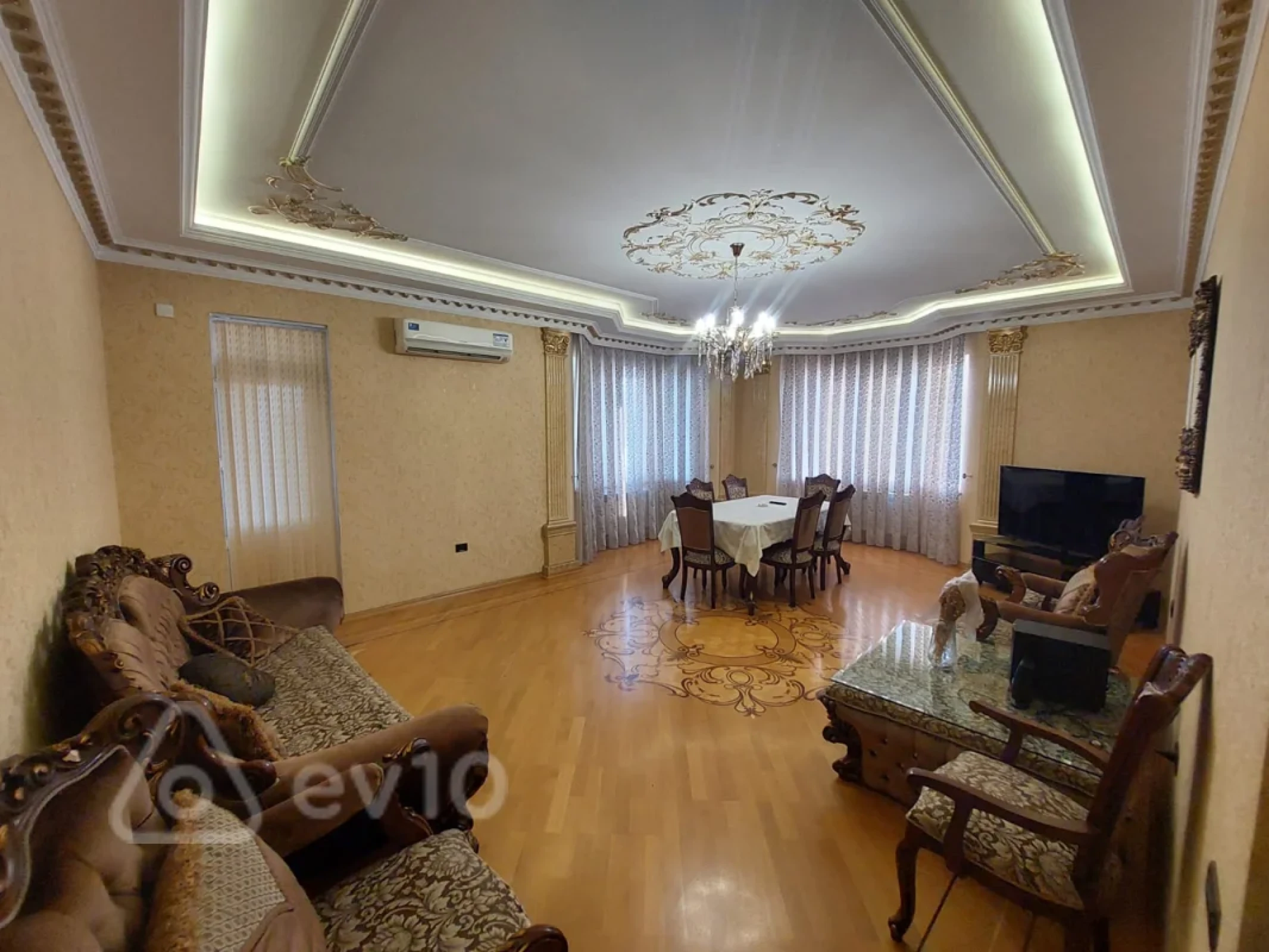 Kirayə verilir 4 otaqlı yeni tikili 220 m²