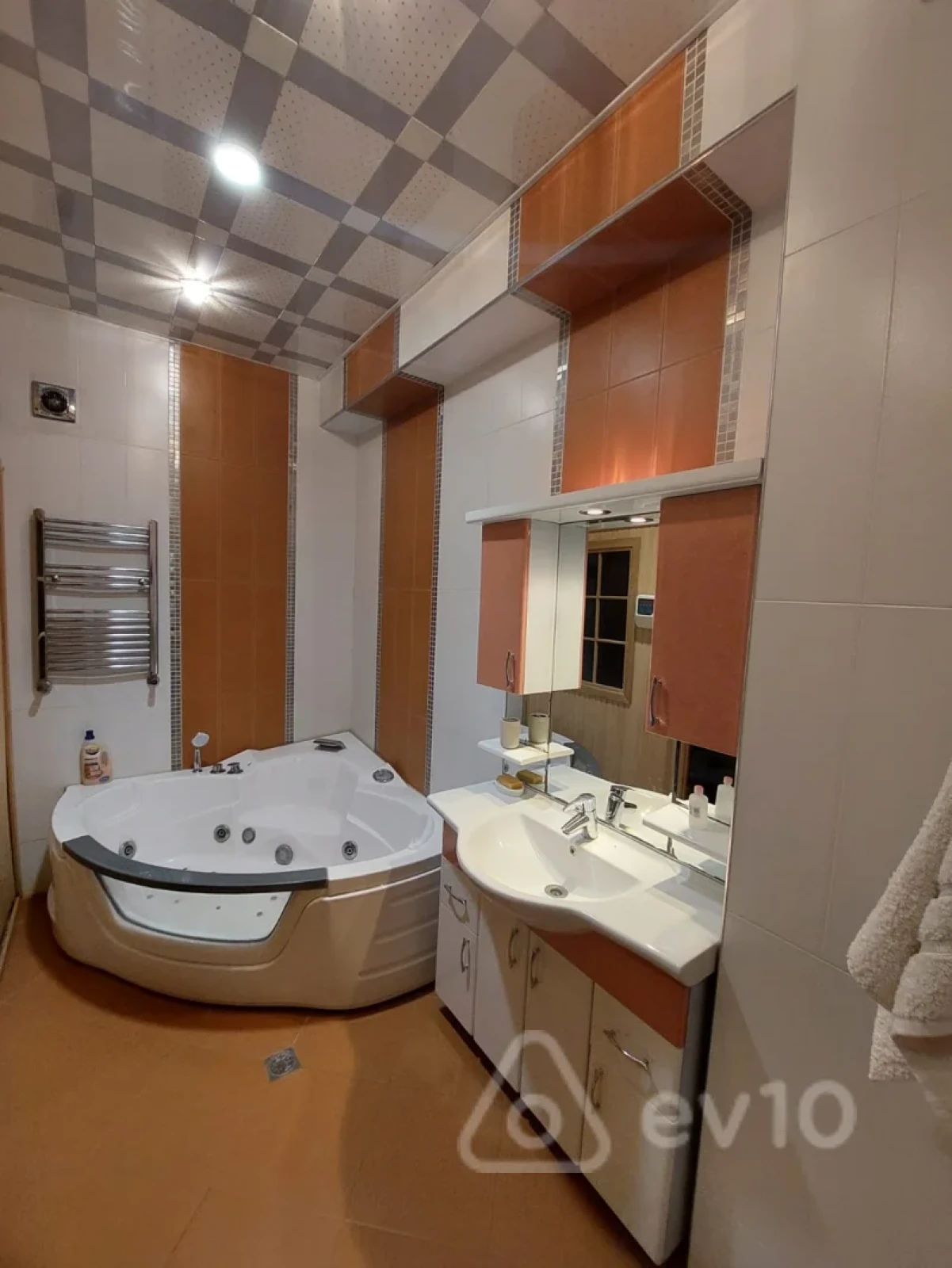 Kirayə verilir 4 otaqlı yeni tikili 220 m²