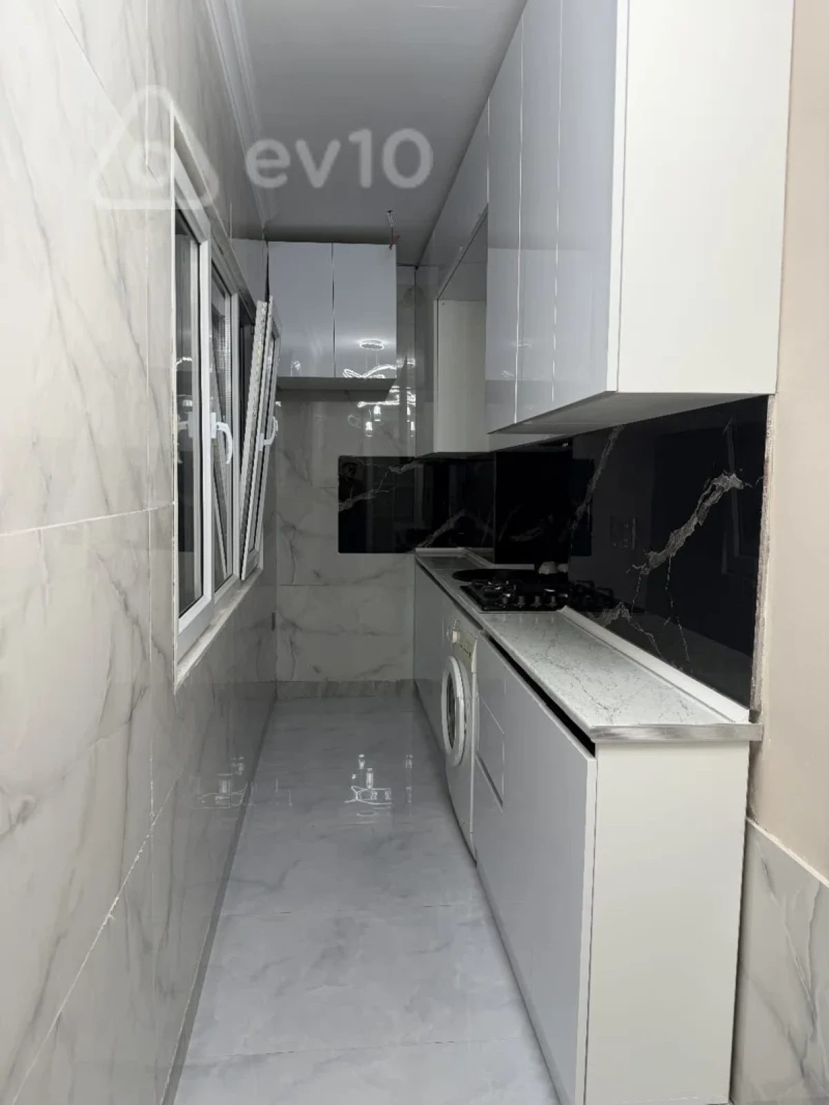 Satılır 3 otaqlı yeni tikili 60 m²