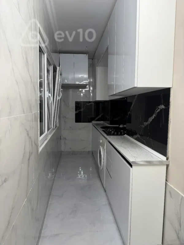 Satılır 3 otaqlı yeni tikili 60 m²