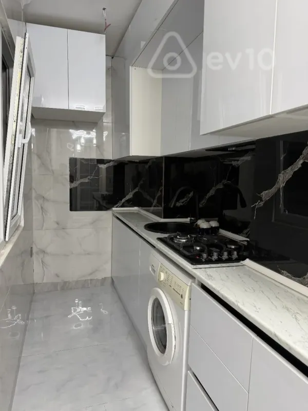 Satılır 3 otaqlı yeni tikili 60 m²