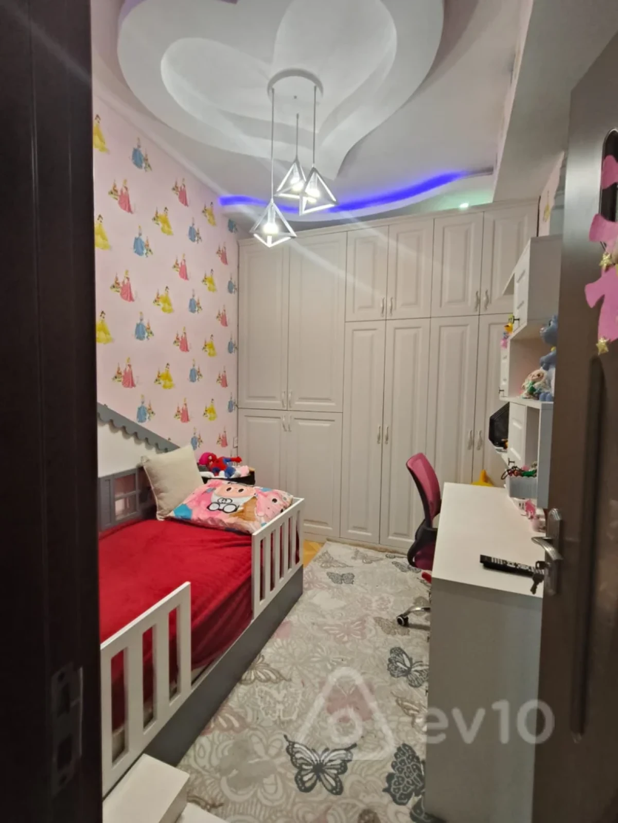 Satılır 3 otaqlı yeni tikili 81 m²