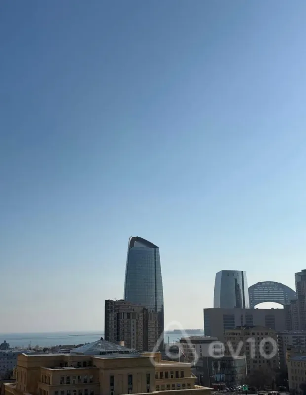 Satılır 4 otaqlı yeni tikili 179 m²