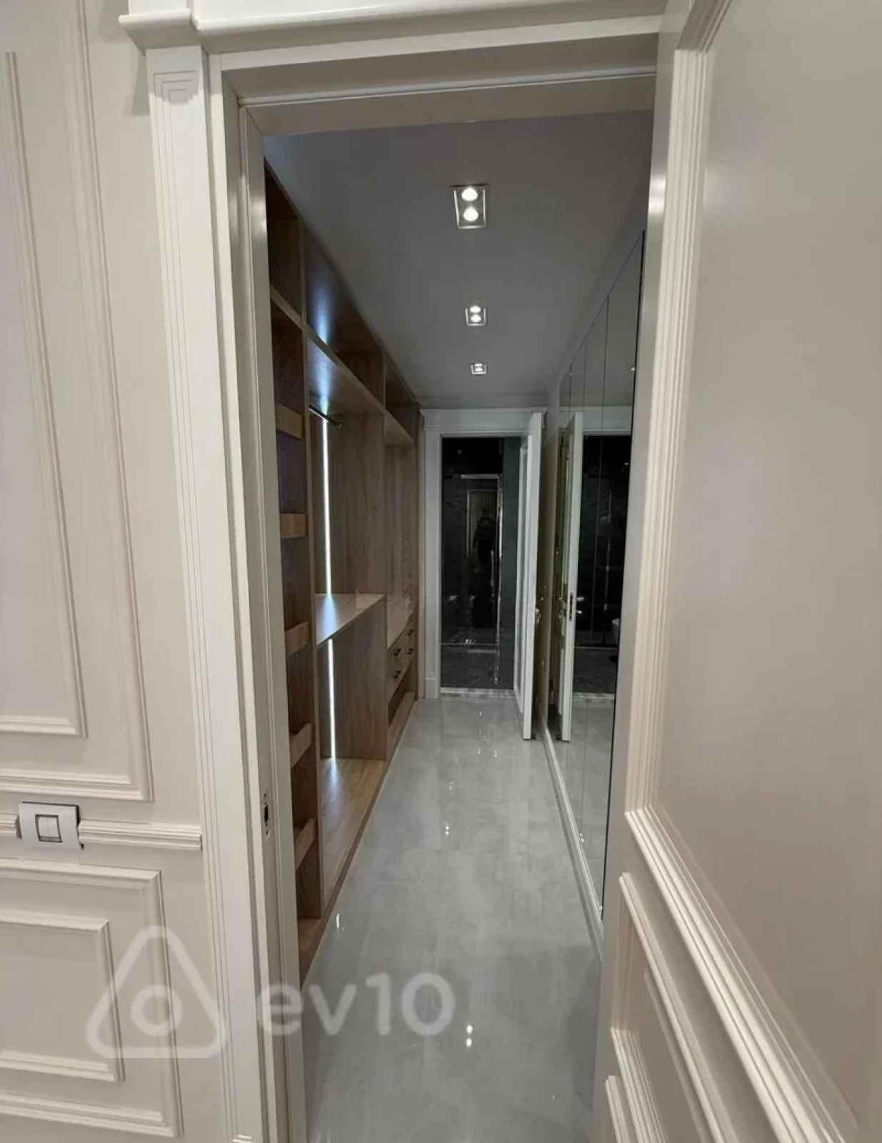 Satılır 4 otaqlı yeni tikili 179 m²