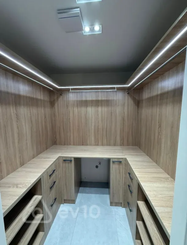 Satılır 4 otaqlı yeni tikili 179 m²