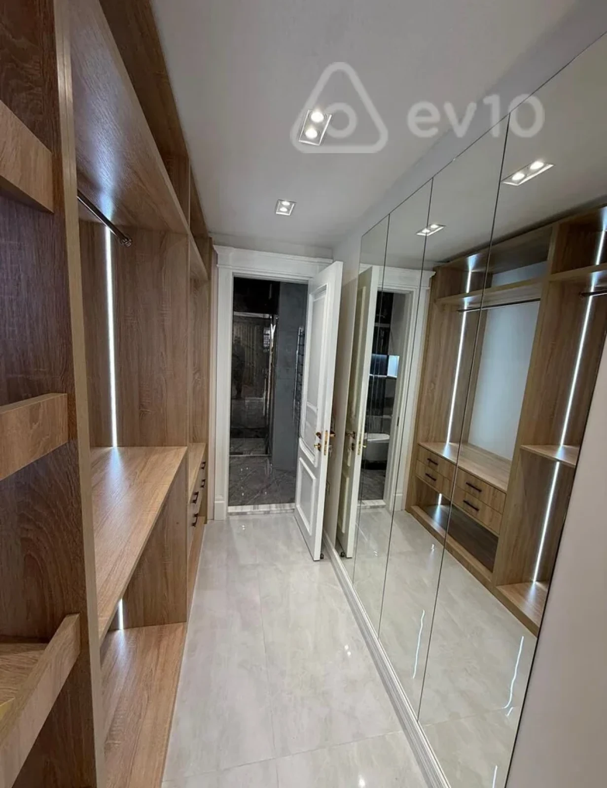 Satılır 4 otaqlı yeni tikili 179 m²