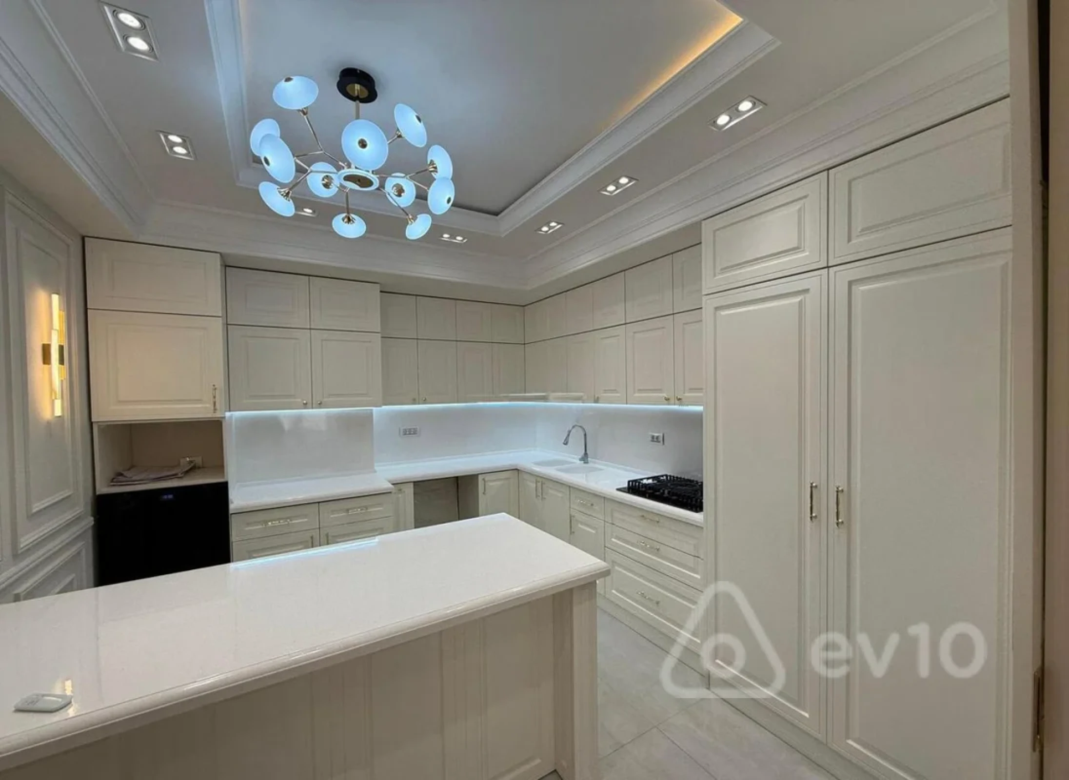 Satılır 4 otaqlı yeni tikili 179 m²