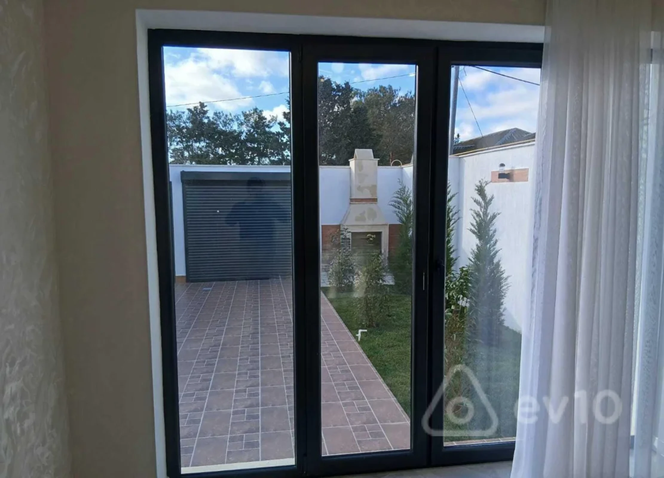 Satılır 4 otaqlı həyət evi 130 m²