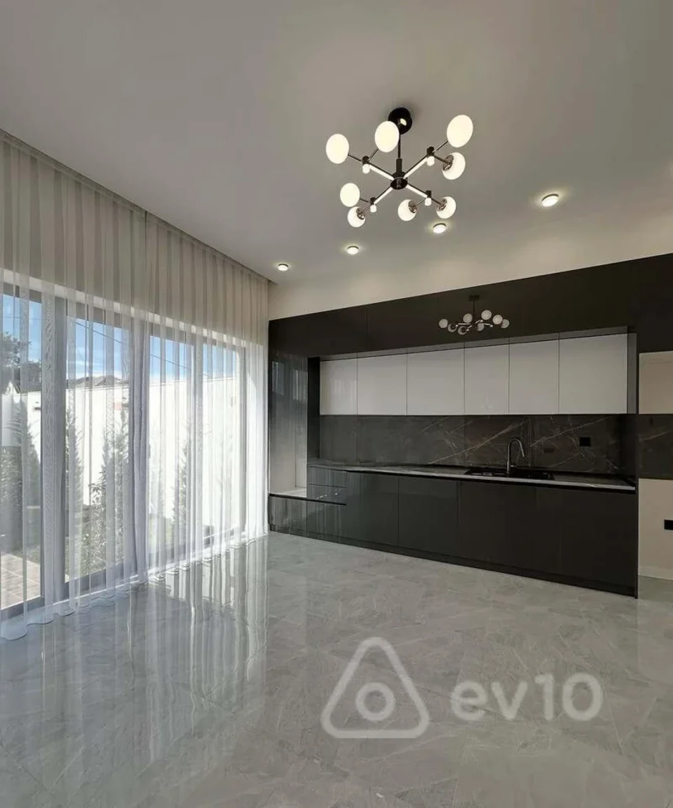 Satılır 4 otaqlı həyət evi 130 m²