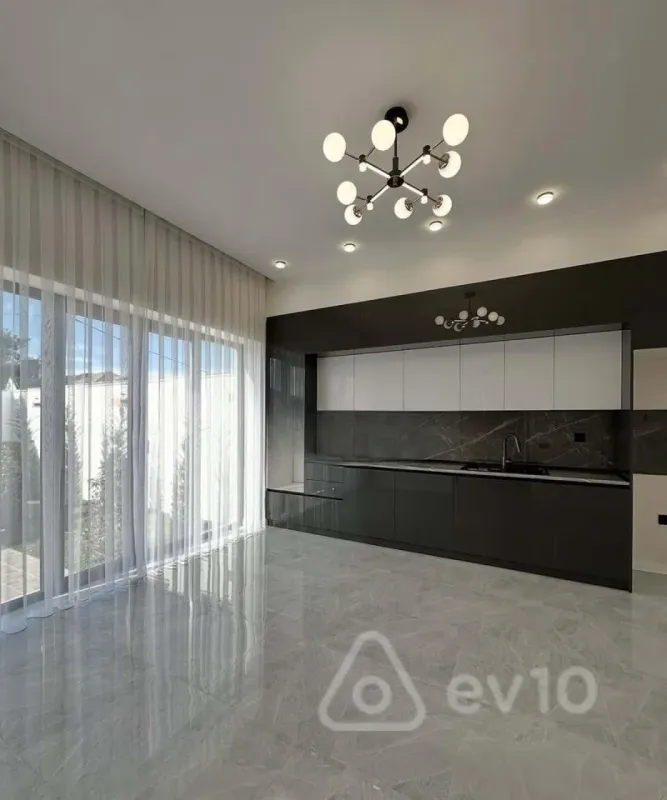 Satılır 4 otaqlı həyət evi 130 m²