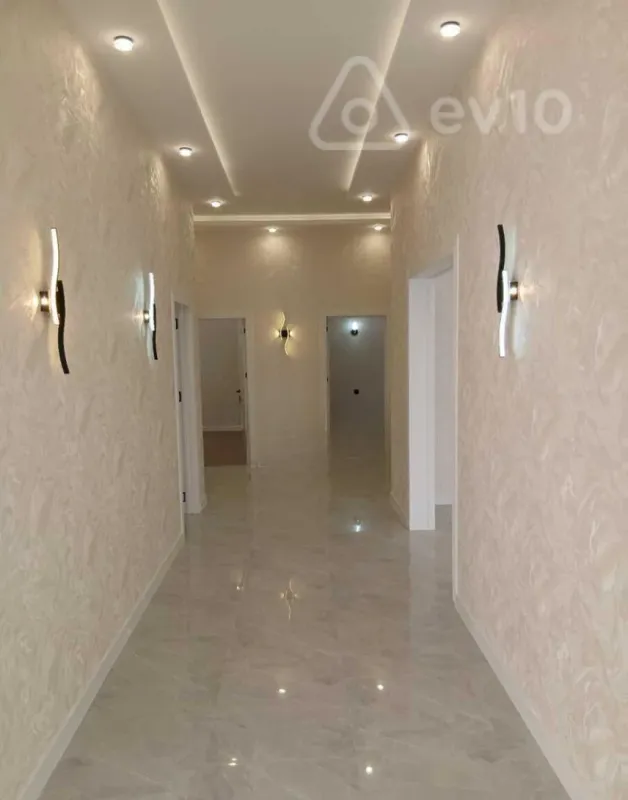 Satılır 4 otaqlı həyət evi 130 m²
