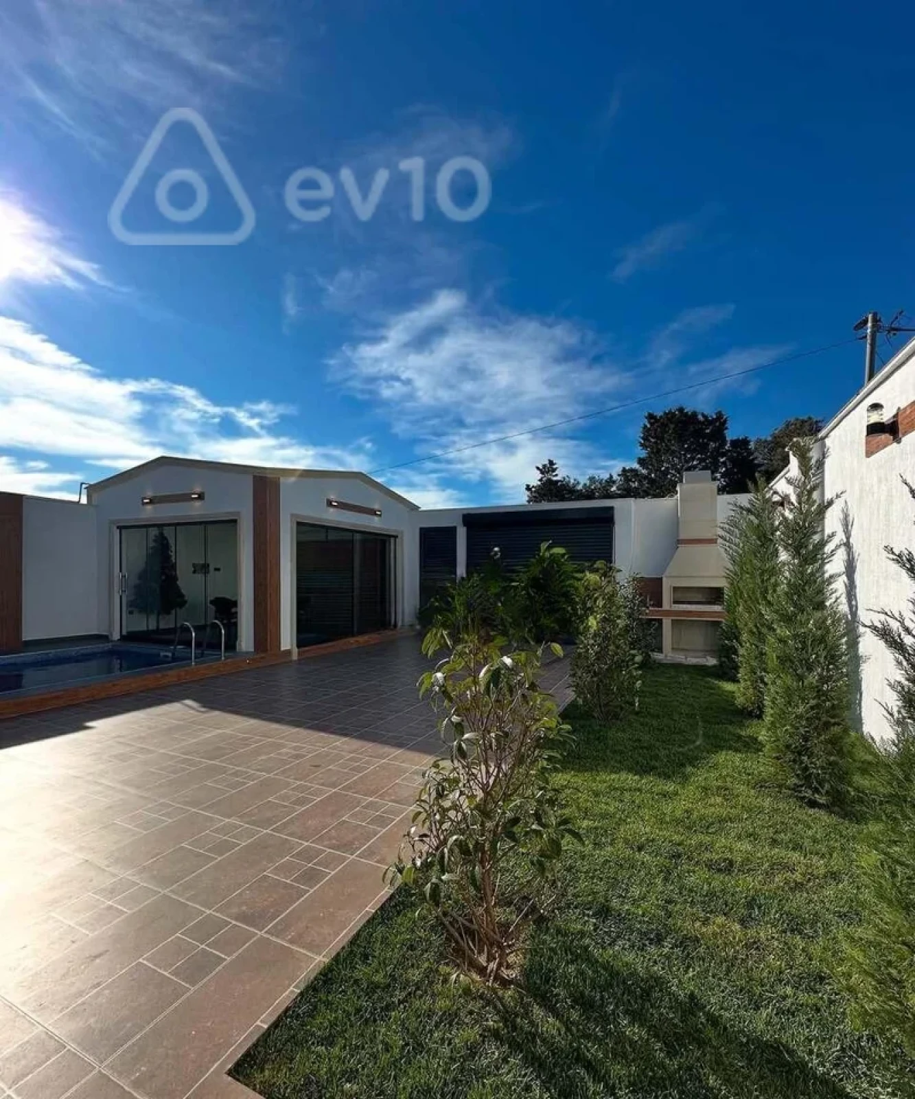 Satılır 4 otaqlı həyət evi 130 m²