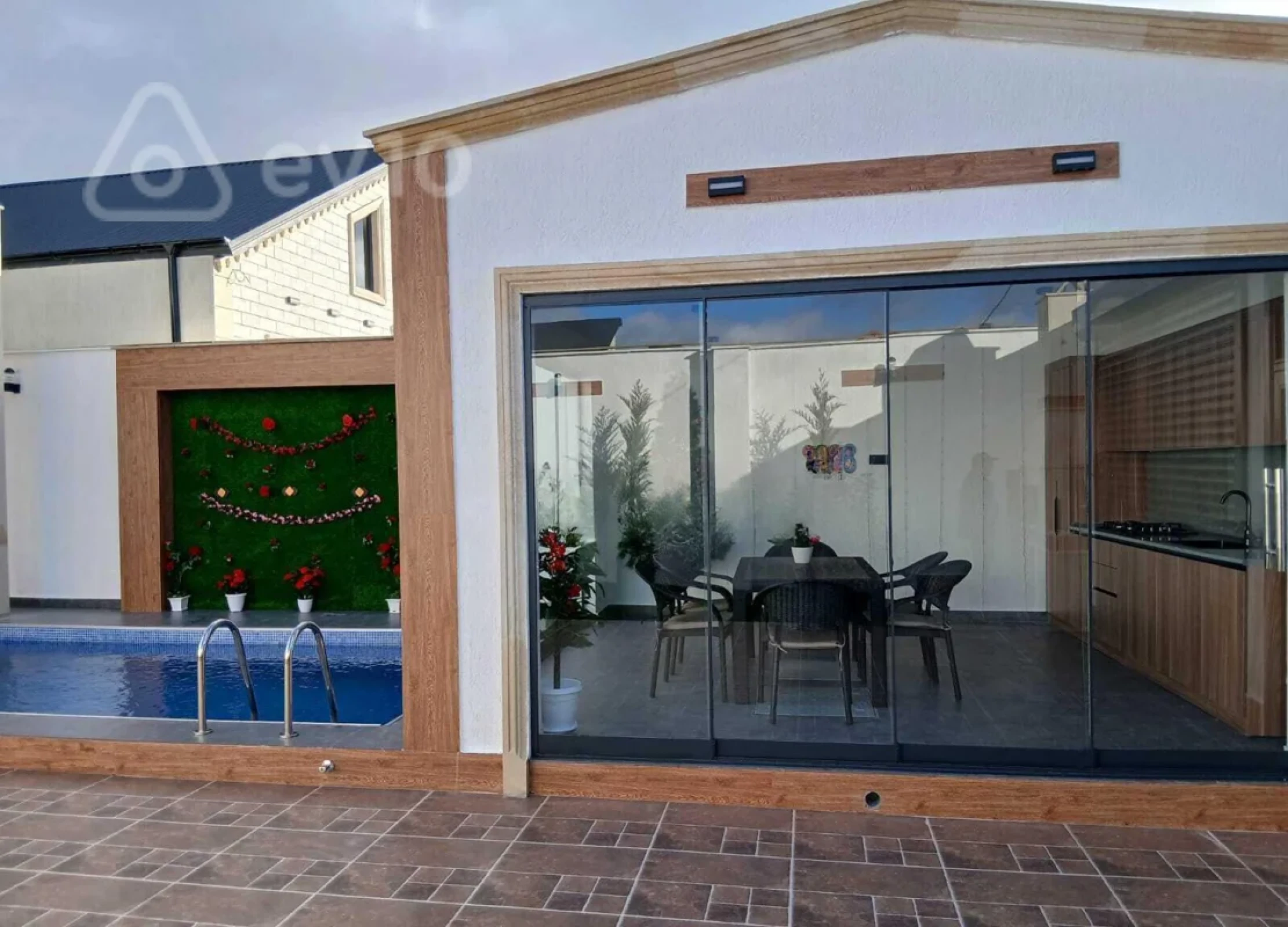 Satılır 4 otaqlı həyət evi 130 m²